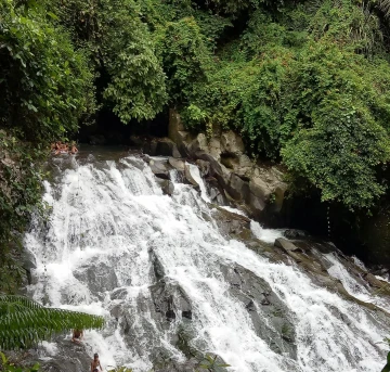Air Terjun Goa Rang Reng